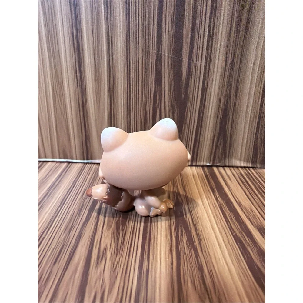 Hasbro LPS Littlest Pet Shop Brown Raccoon Blue Eyes #445